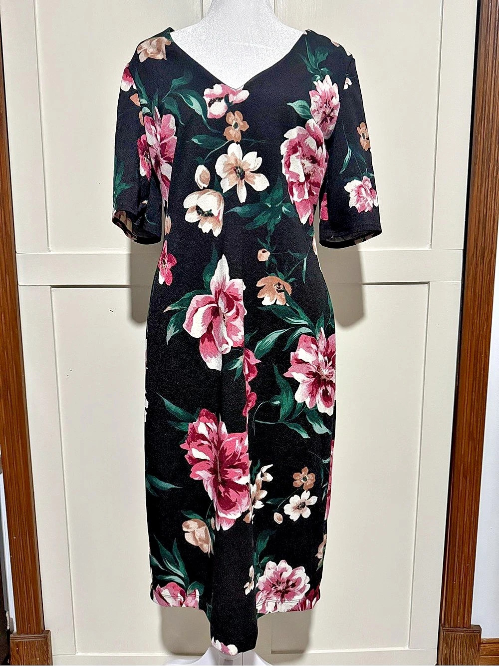Premier Amour Floral Midi Dress in Black & Pink Size 12 Like New
